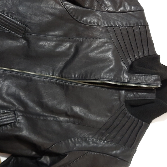 Danier black leather jacket - Picture 5 of 5